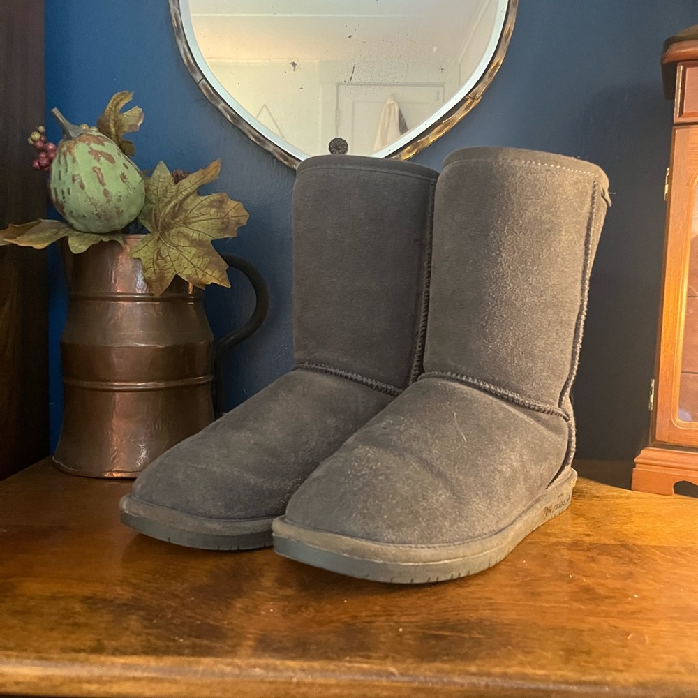 Bear paw Gray Suede Boots